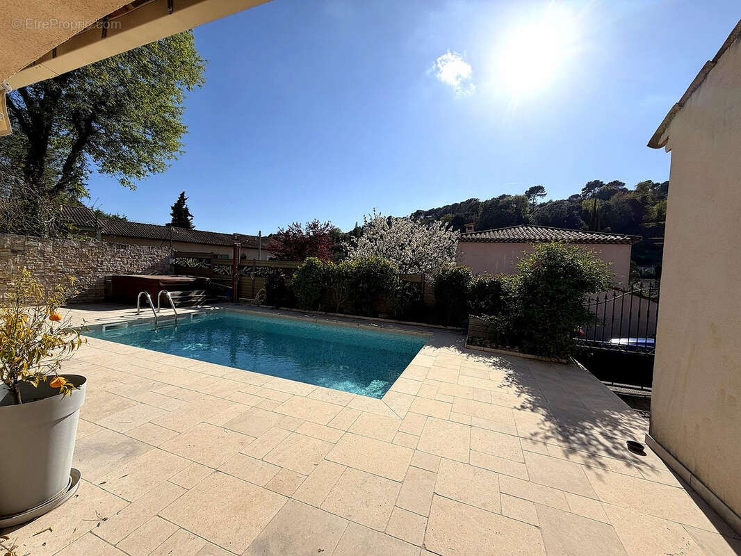 Maison à LA COLLE-SUR-LOUP