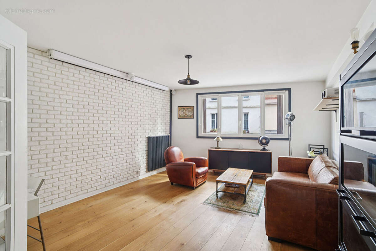 Appartement à PARIS-20E