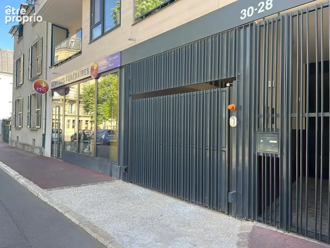 Vanves Centre Mairie  Parking en sous-sol sécurisé - photo 2