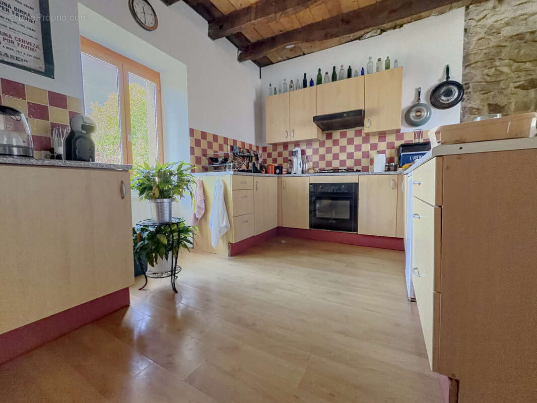 Maison à LA CHAPELLE-NEUVE
