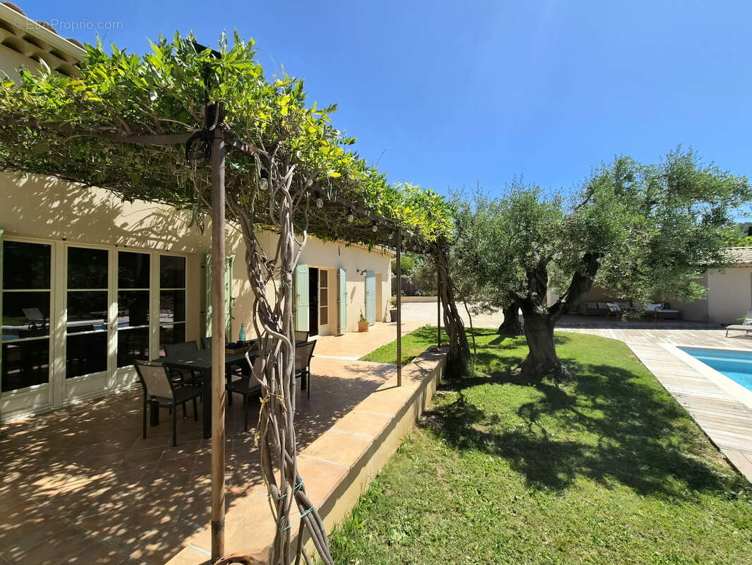 Propriété familiale de standing, avec piscine - photo 13