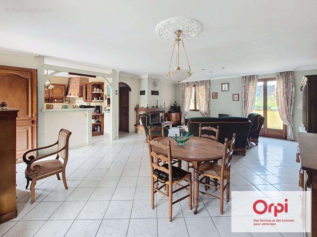 Maison à TERRASSON-LAVILLEDIEU