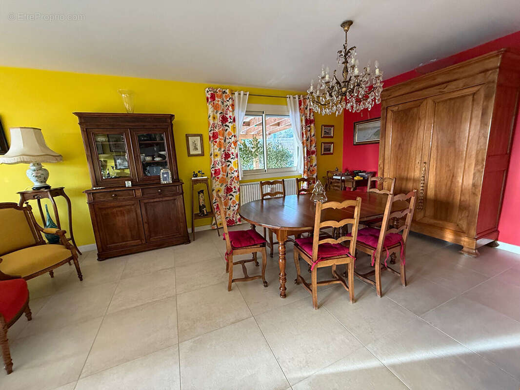 Maison à RENAISON