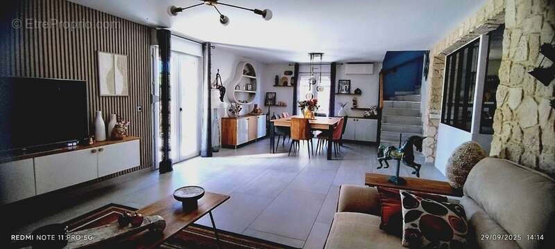LUNEL NORD, Villa individuelle R+1, 132 M2 SH 3 chambres, séjour, cuisine, garage sur 339M2 terrain - photo 5
