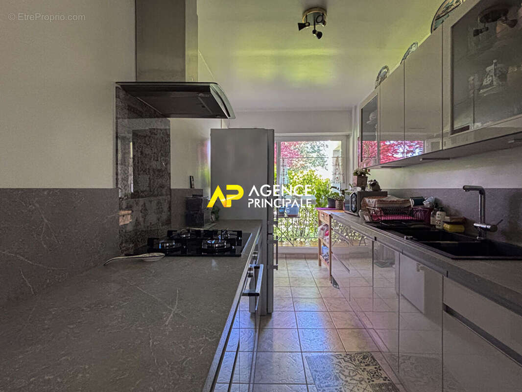 Appartement à SARTROUVILLE