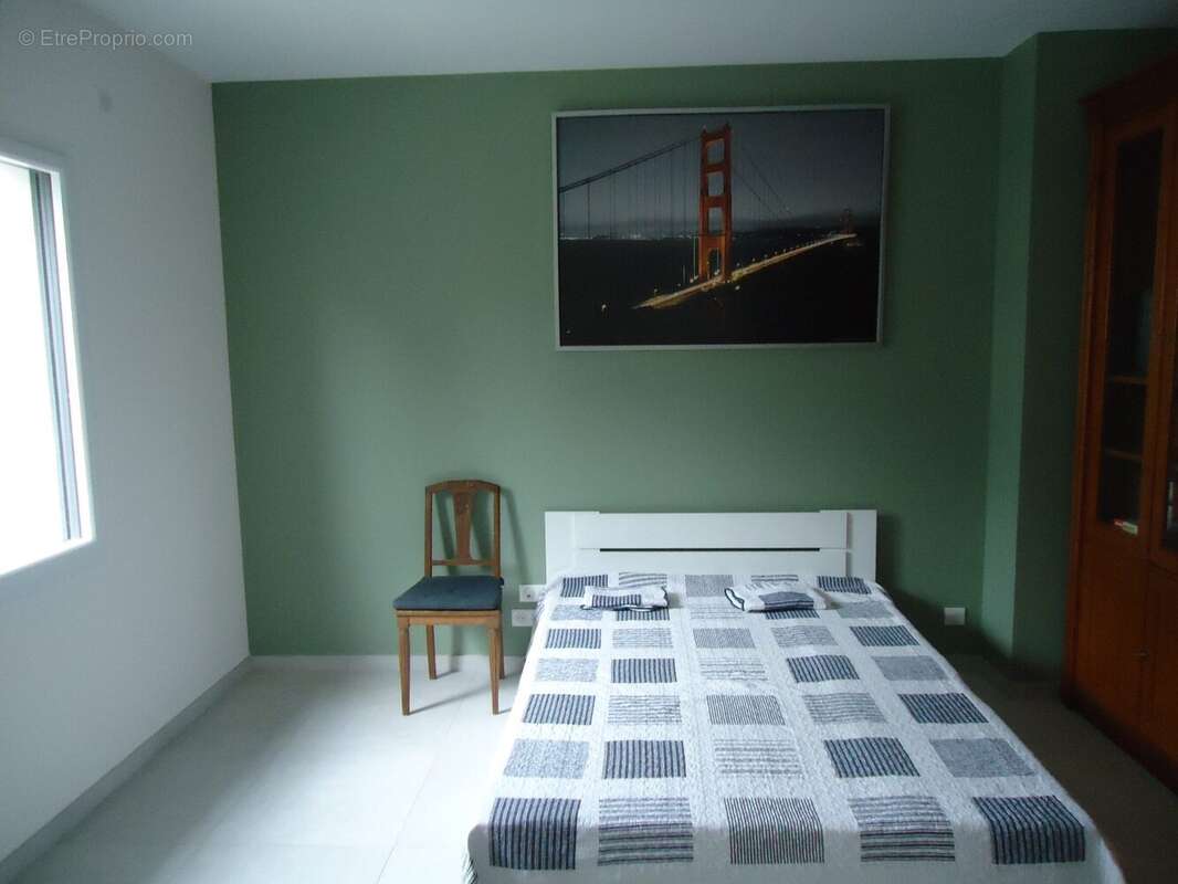 Maison à SAINT-ETIENNE-DE-MONTLUC