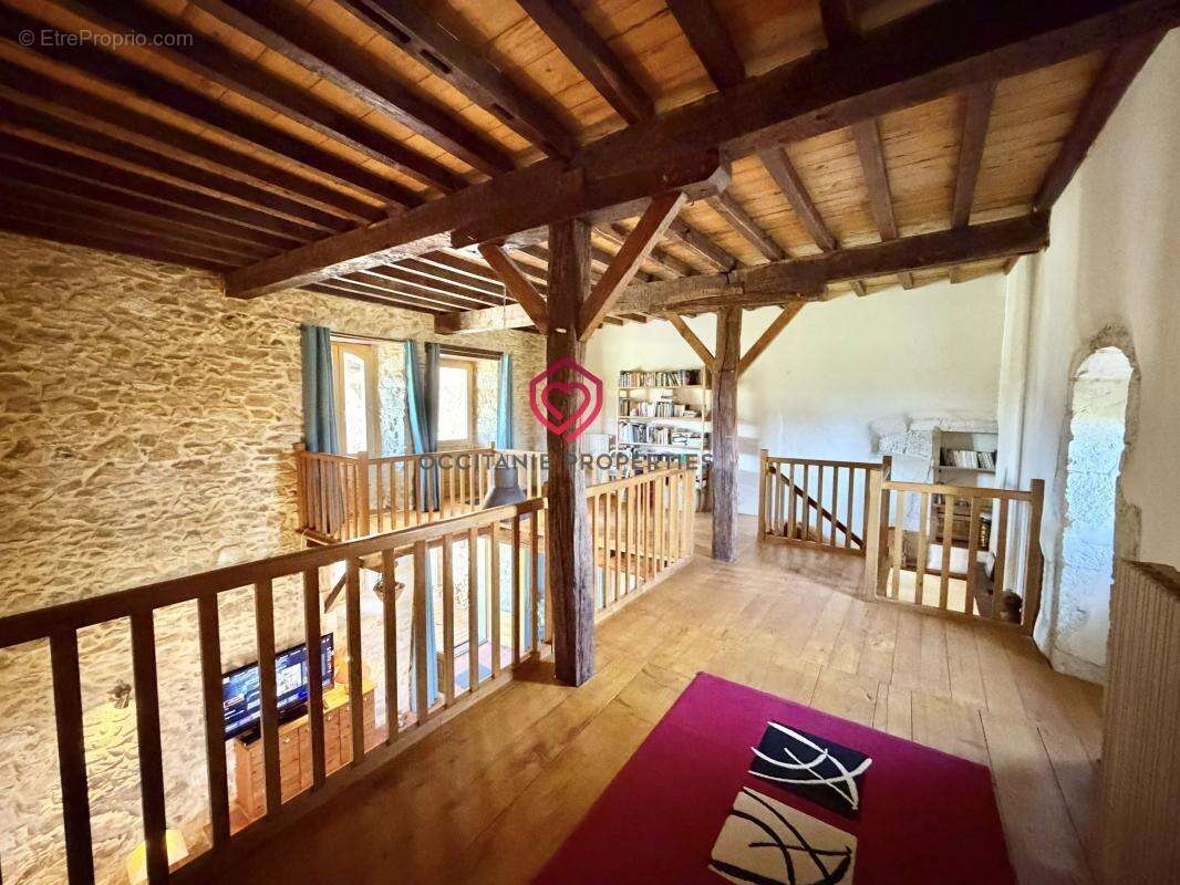 Propriétés de 2 maisons et dépendance - photo 12
