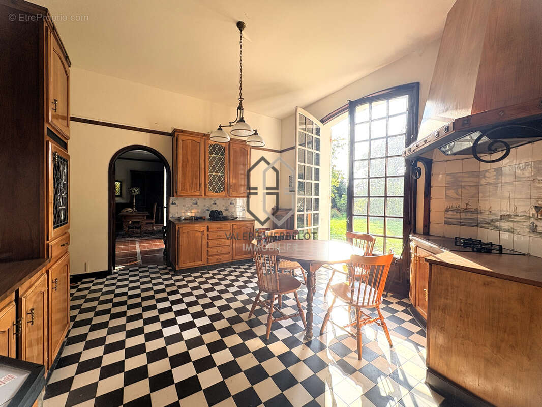 Maison à CHENNEVIERES-SUR-MARNE