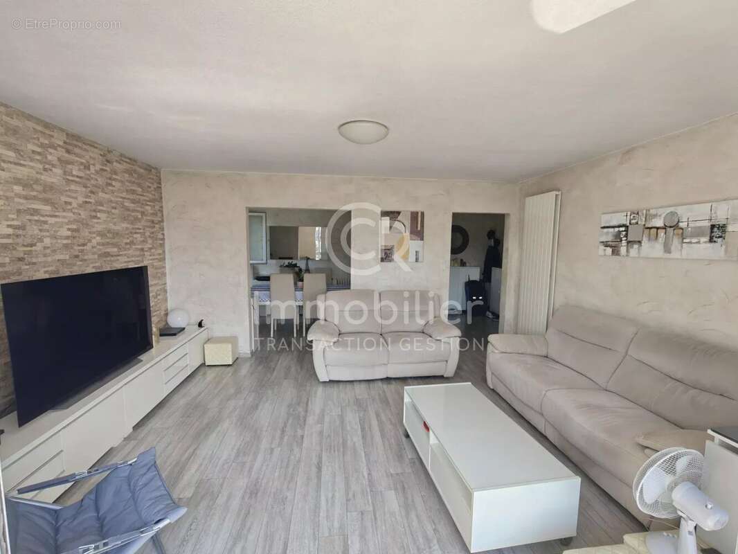 T4  de 95m²  - Parking et Cave - photo 2