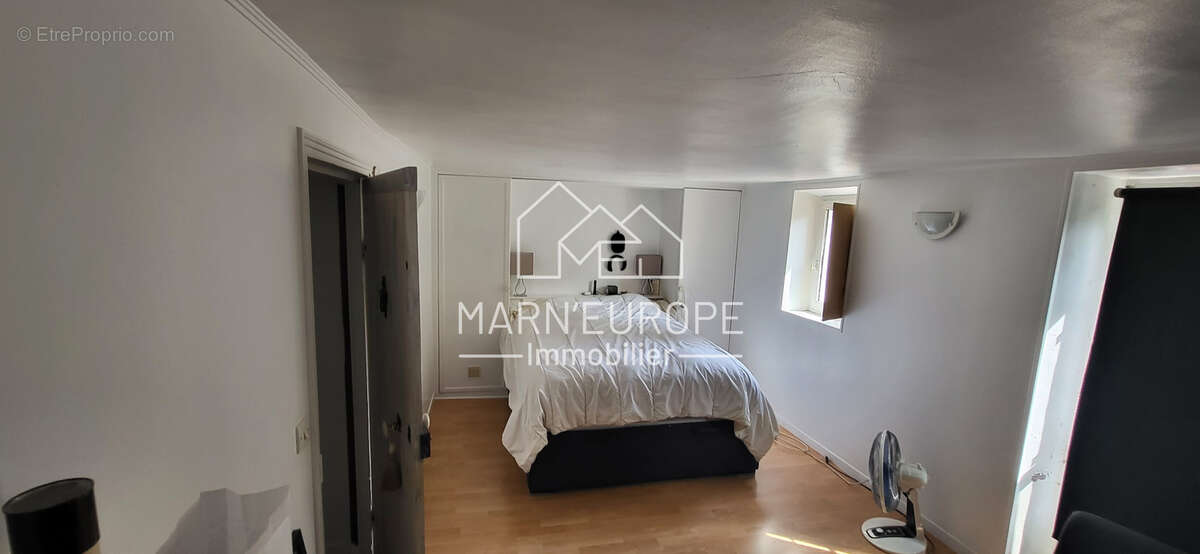 Maison familiale de caractère   208,20 m2 habitables avec jardin et dépendance - photo 10