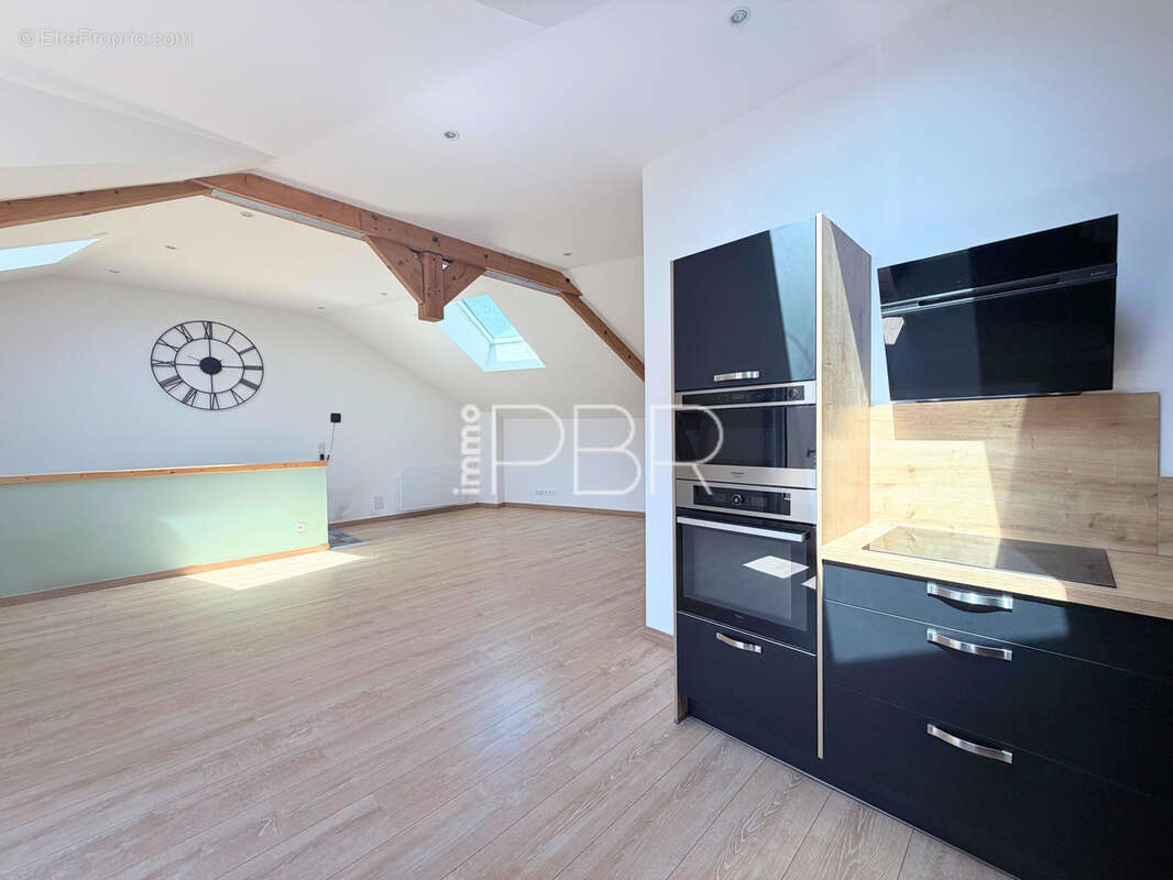 Maison 6 pièces de 220m2 + appartement 4 pièces de 101m2 - photo 19
