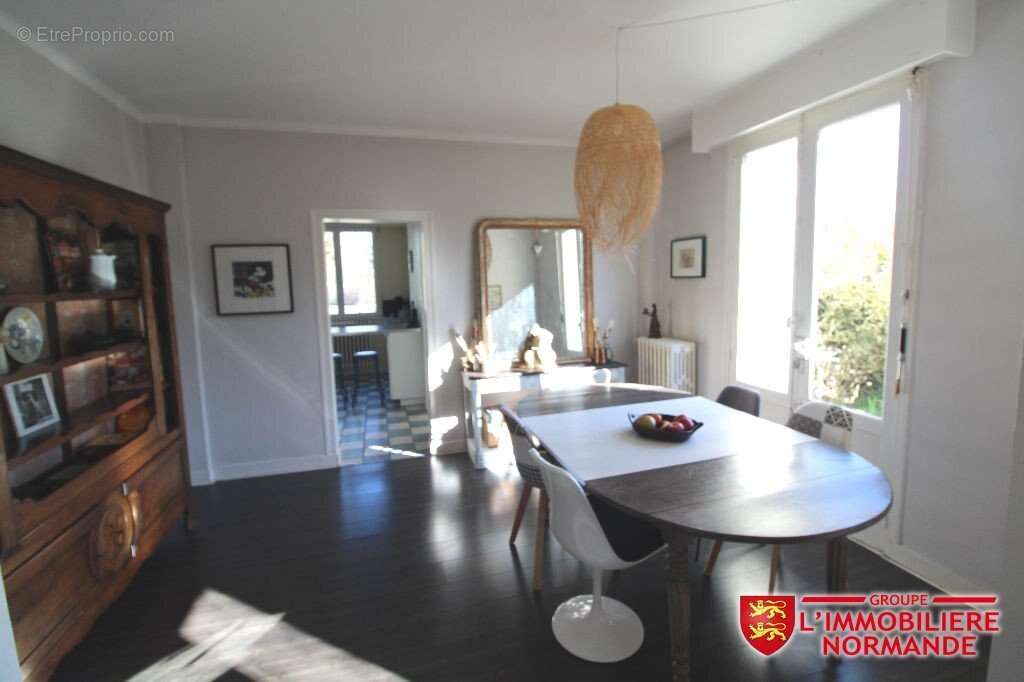 Maison à PONT-DE-L&#039;ARCHE