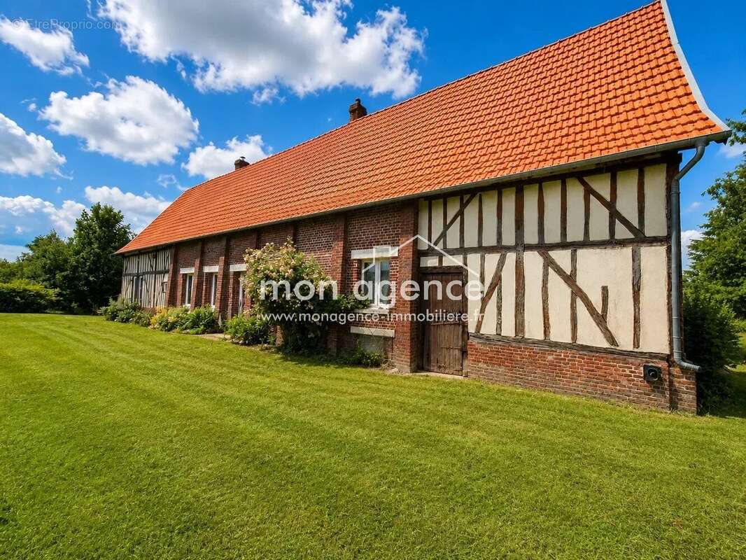 Authentique maison normande du XVIIᵉ siècle au cœur d'un village d'exception - photo 4
