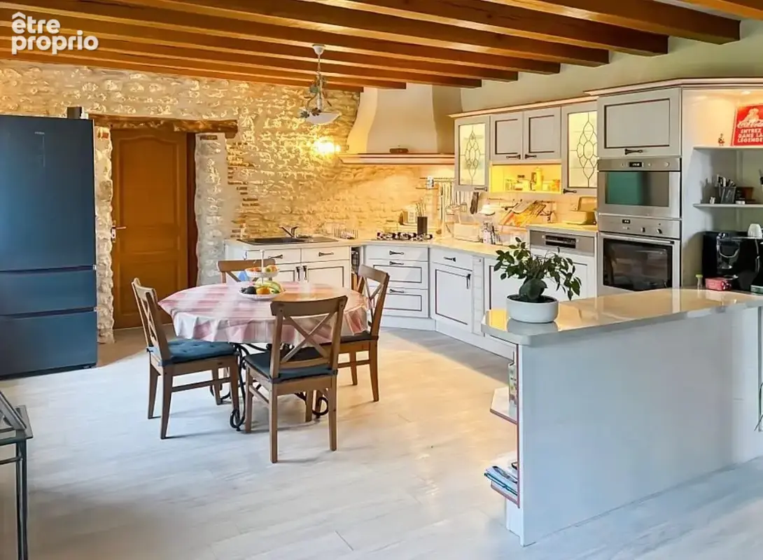 Maison 6 pièces 224 m² à vendre à Neuville-Aux-Bois (45170) - photo 4