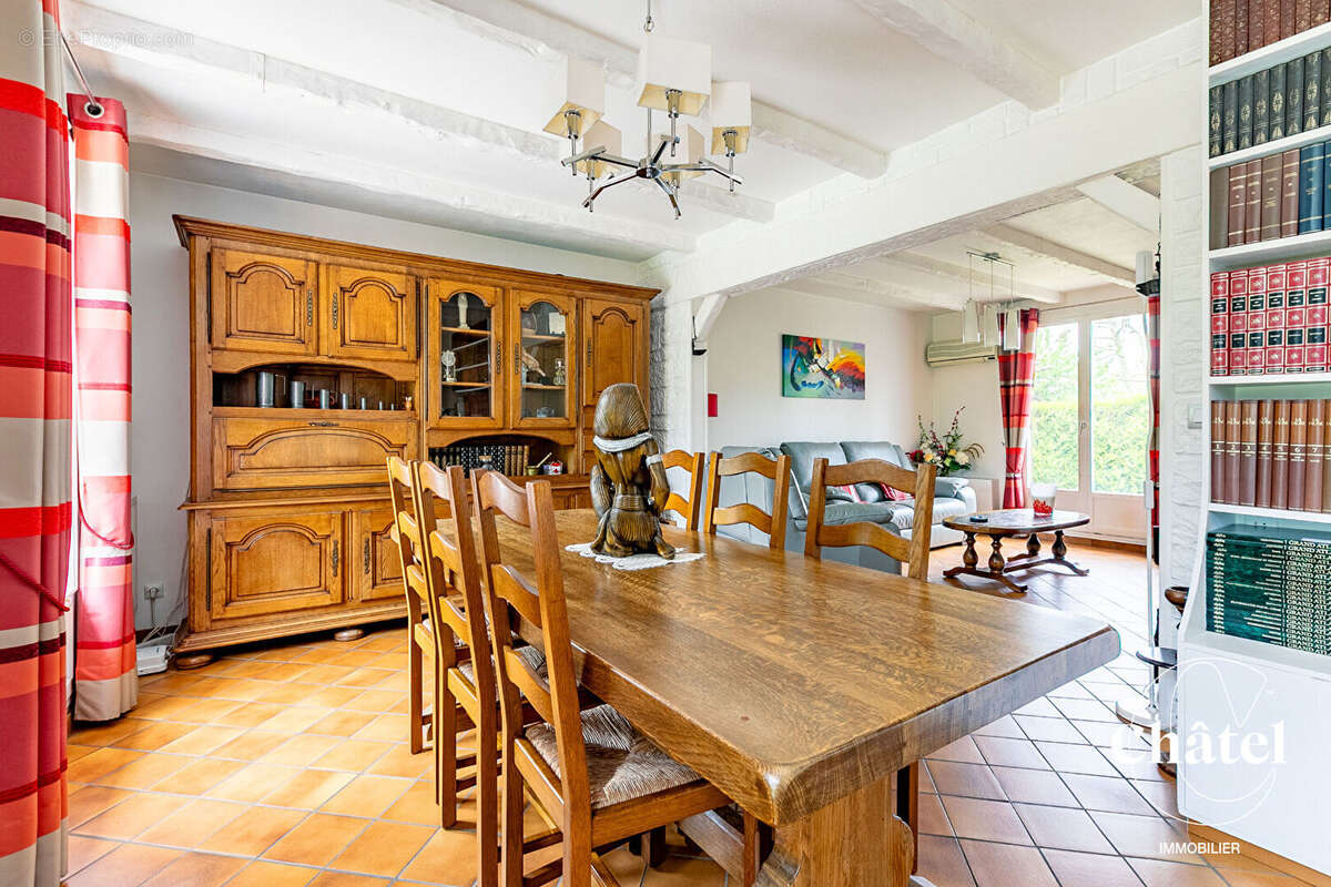 Maison à AVILLY-SAINT-LEONARD