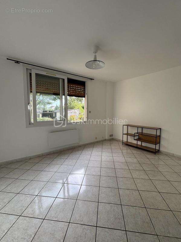 Appartement à LE BLANC-MESNIL