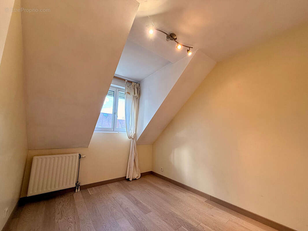 Appartement à BRIE-COMTE-ROBERT