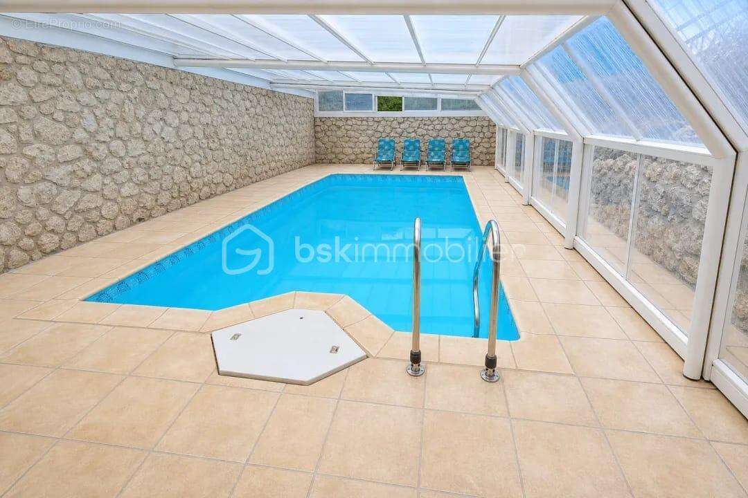 À vendre – Villa rénovée à Saint-Ouen - photo 21