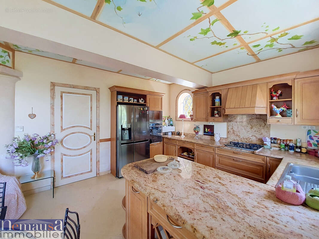 Propriété 200m2 avec Matériaux Nobles secteur bas Planette - photo 24
