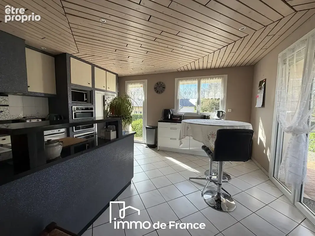 Grande Maison familiale Type 8 avec jardin et piscine - photo 7