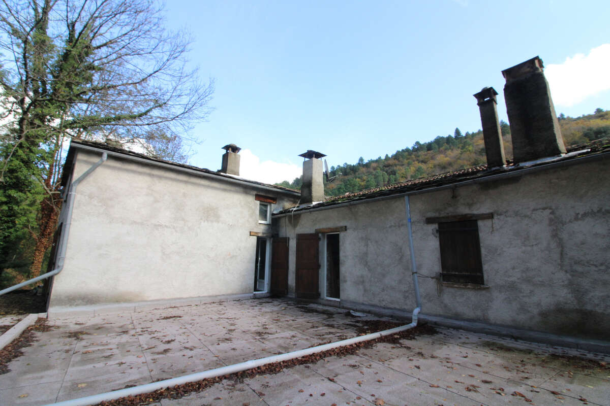 Maison à SAUMANE