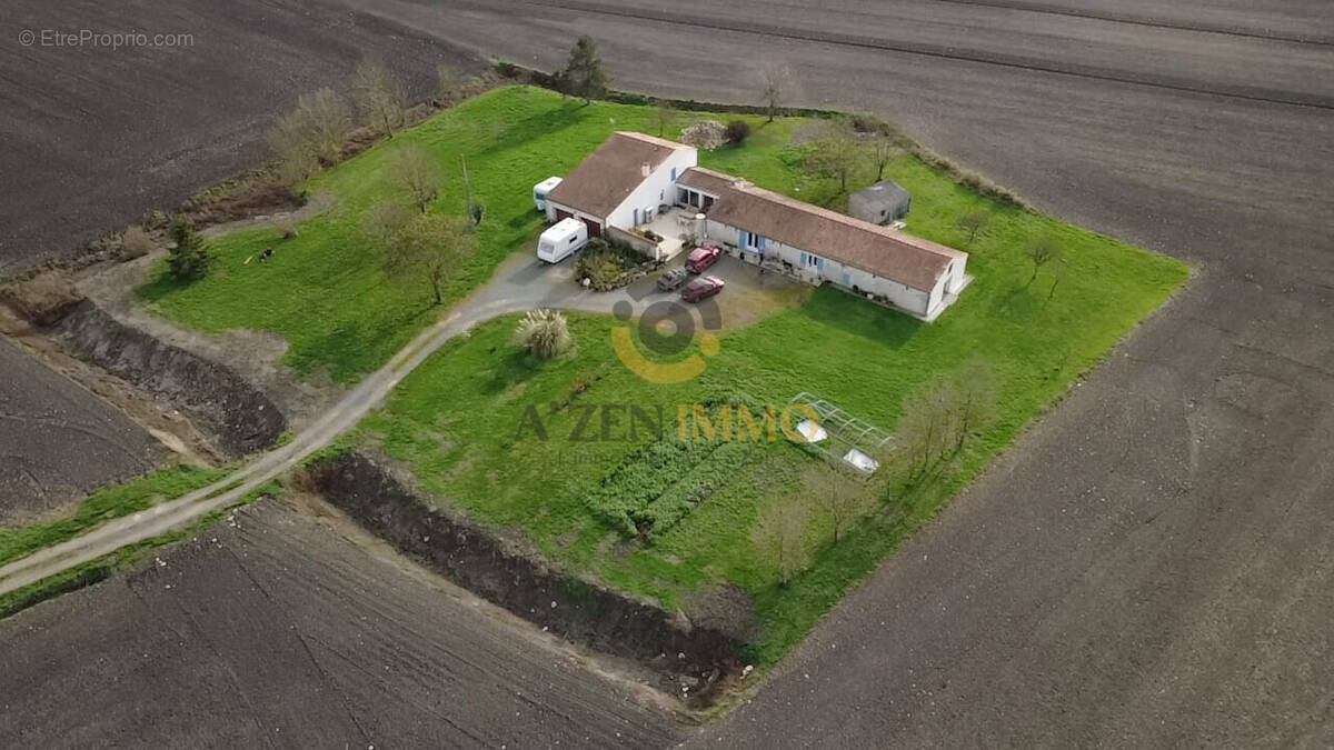 Maison à CHAILLE-LES-MARAIS