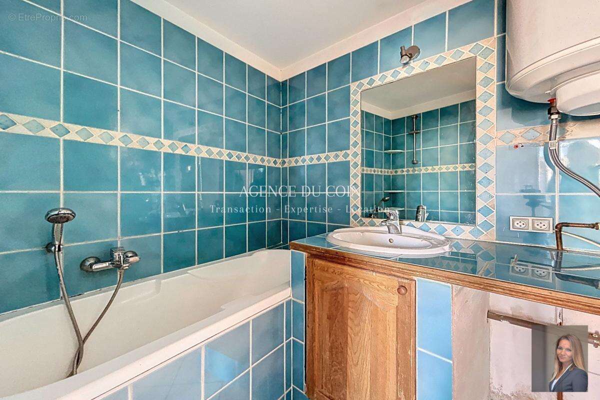 Appartement à LE MUY