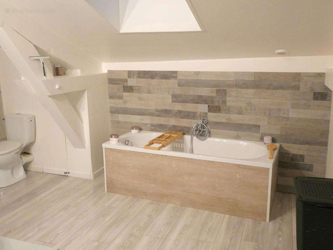 Maison à SAINT-ROMAIN-EN-JAREZ