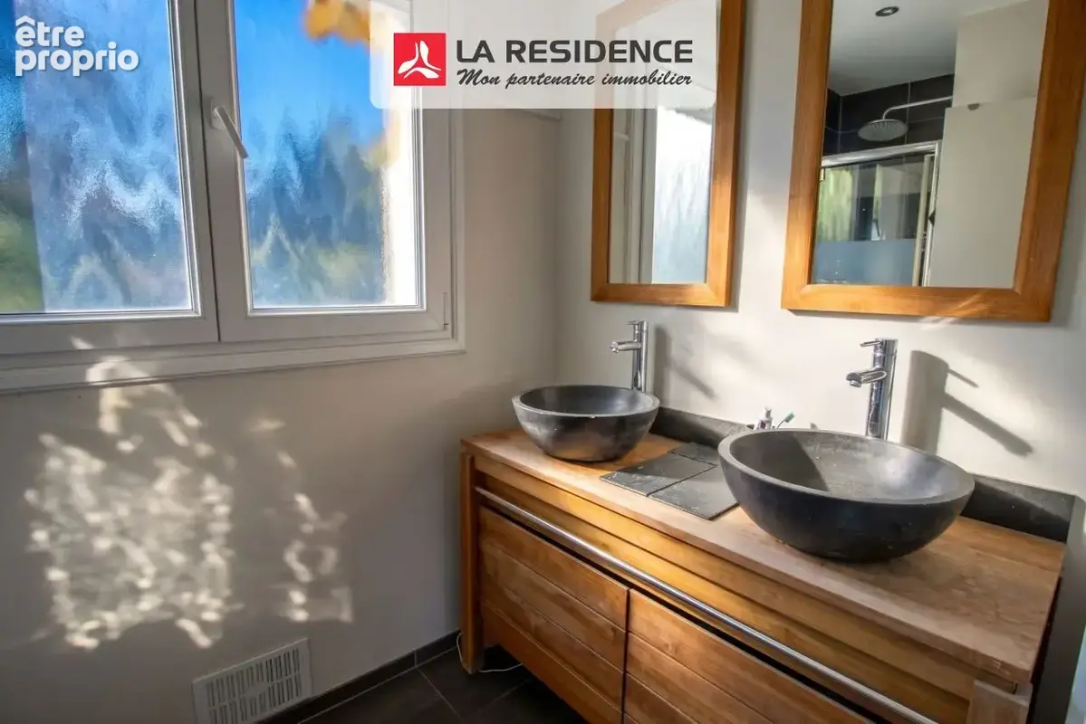 Maison 6 pièces 132 m² à vendre à Le Mesnil-Saint-Denis (78320) - photo 9