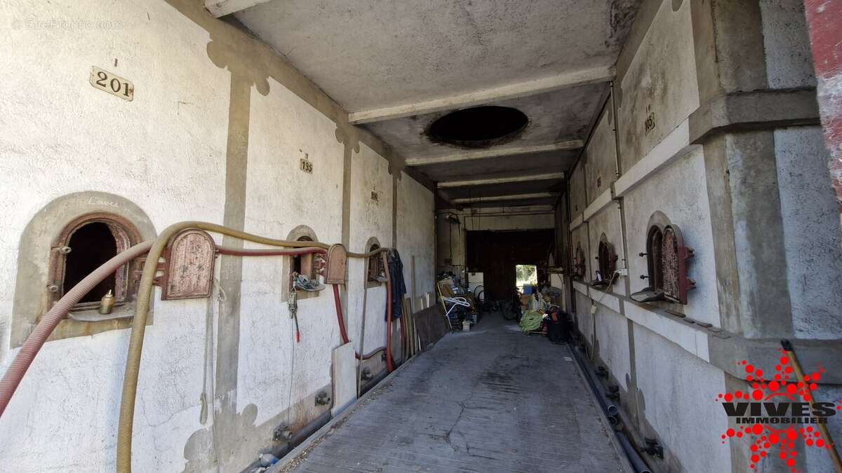 Commerce à CAPESTANG