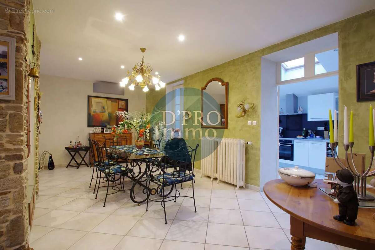 Maison à LA HAIE-FOUASSIERE