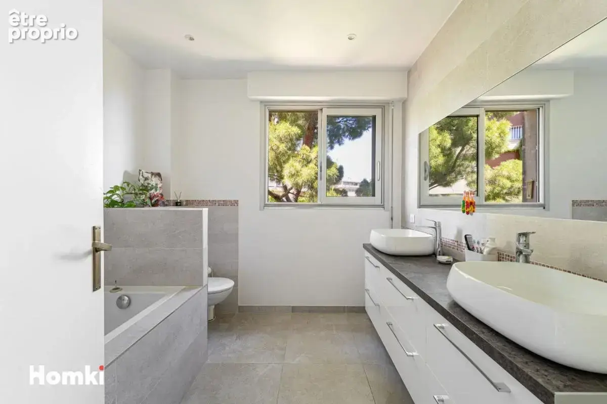 Rare à la vente : Superbe T5 traversant de 130 m² avec terrasse et vue dégagée - photo 15