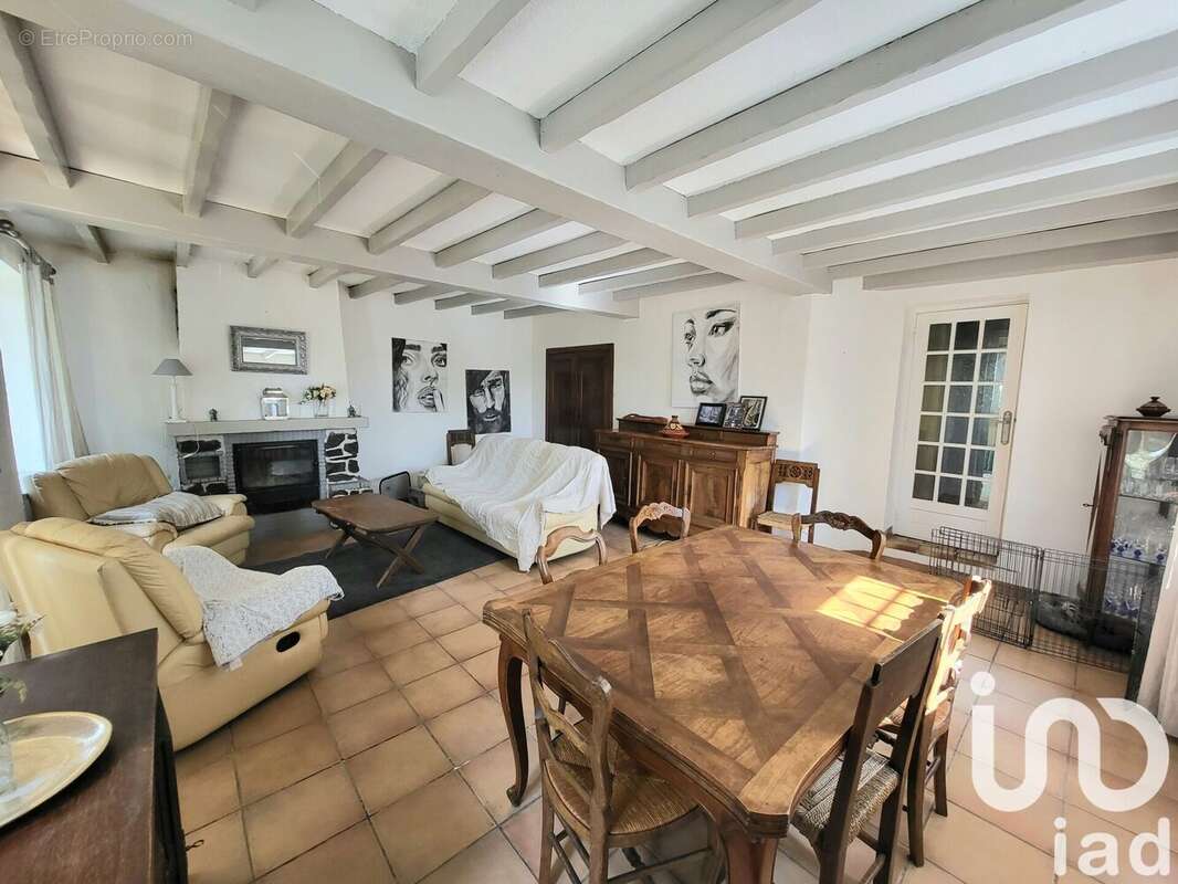 Photo 5 - Maison à SAINT-JUST-SAINT-RAMBERT