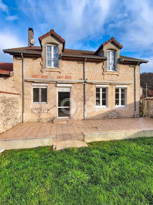Maison à FRONCLES