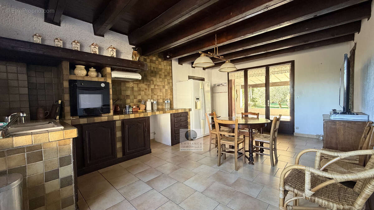 Maison à CHATEAUNEUF-SUR-ISERE