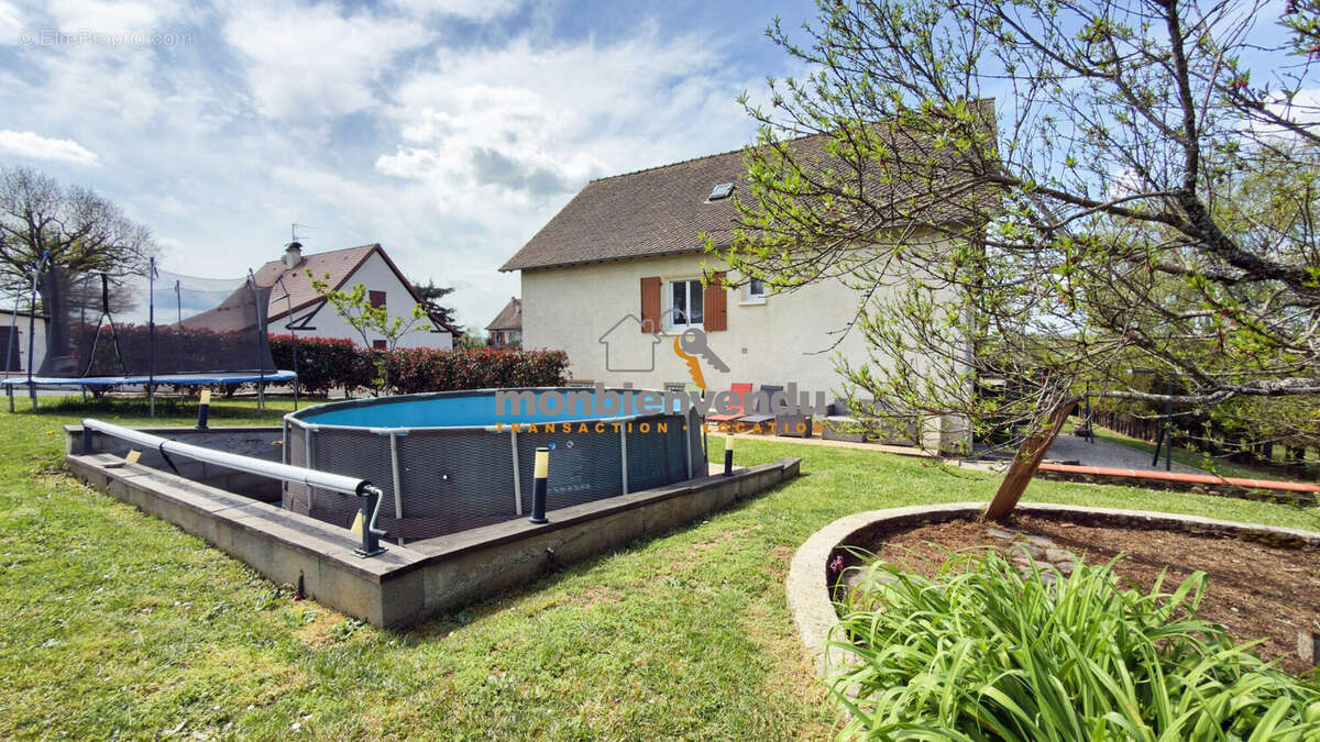 Maison à ARPAJON-SUR-CERE