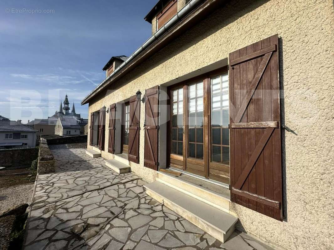 ed1d68d0-ff5f-4e97-b7ab-44036544df43 - Maison à MOUZON