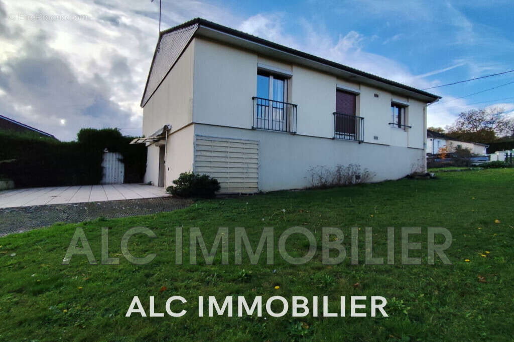 Maison à FRESNAY-SUR-SARTHE