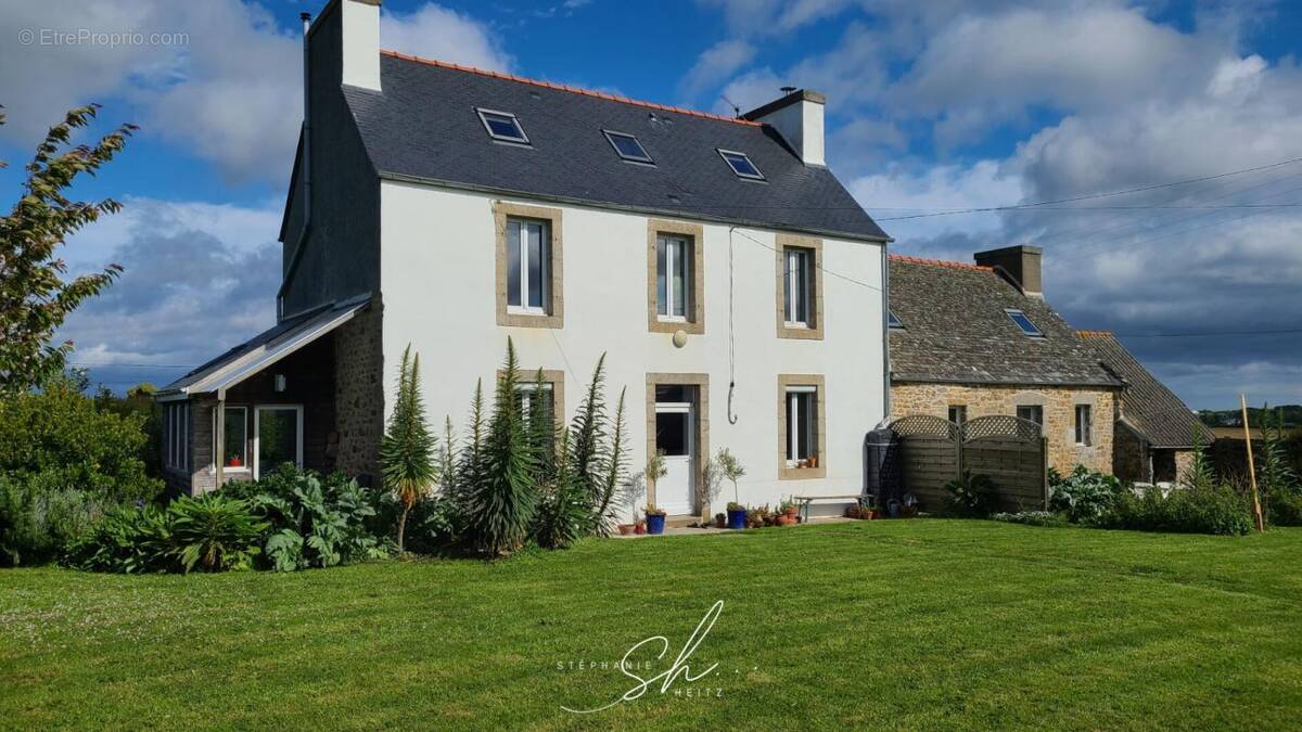 Maison à PLOUGASNOU