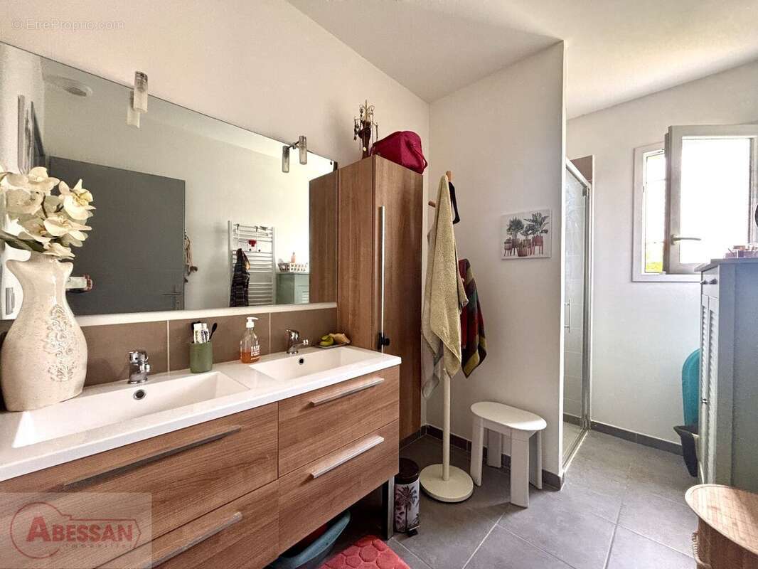 Maison à ALLEGRE-LES-FUMADES