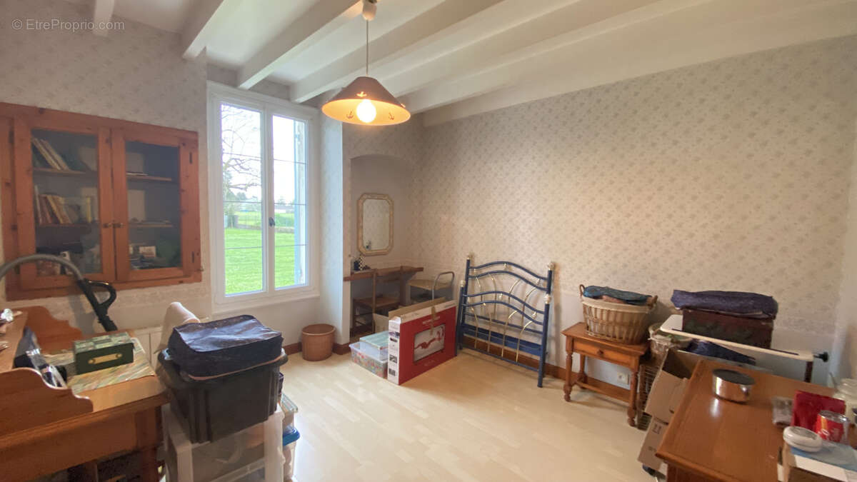 Maison à CHAMPAGNOLLES