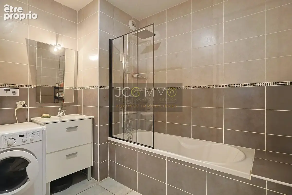 Appartement T3 récent avec terrasse et garage ! - photo 8