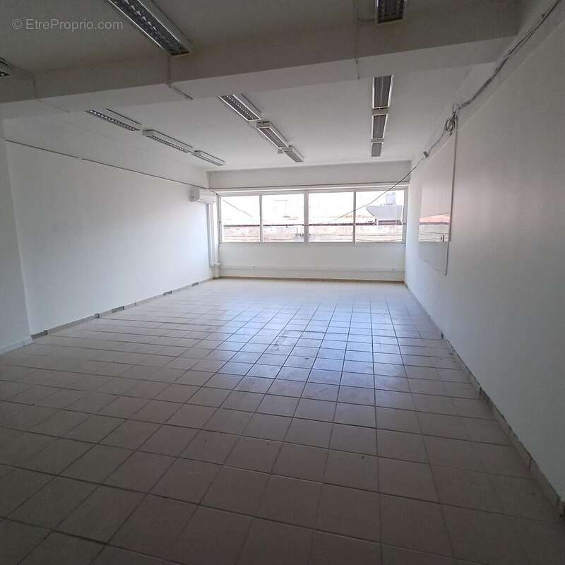 Photo 3 - Commerce à LA TRINITE