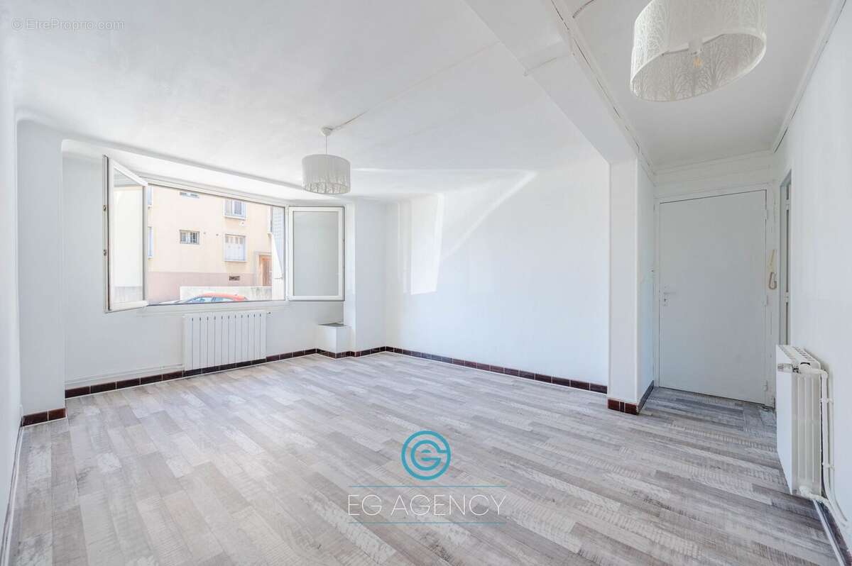 Appartement à MARSEILLE-15E