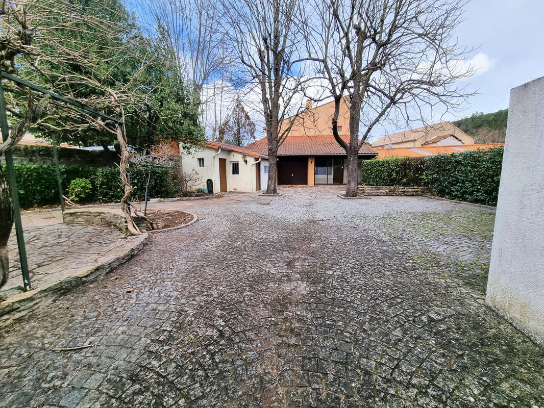 Maison à LAMALOU-LES-BAINS