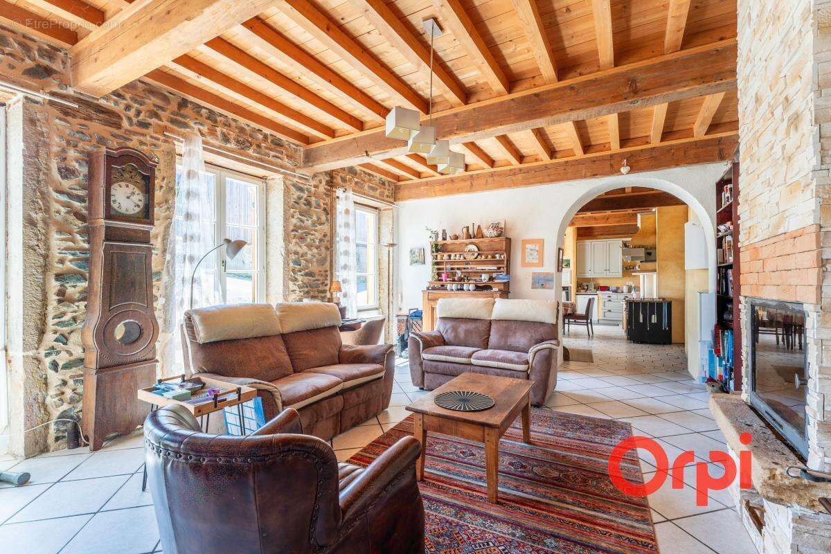Maison familiale de caractère de 158 m² avec jardin, véranda, garage et cave - photo 6