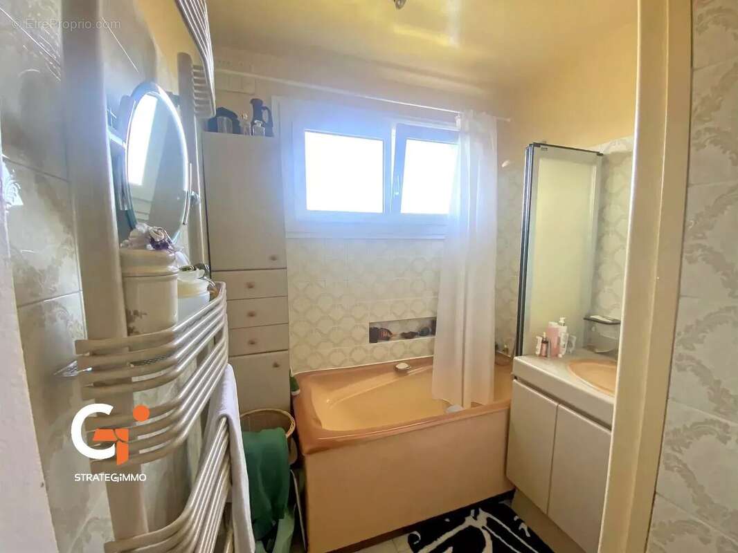 Appartement à SAINT-ETIENNE-DU-ROUVRAY