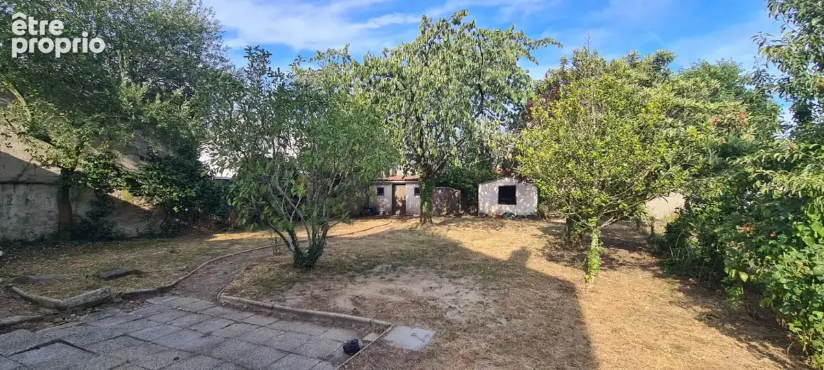 Maison Gorges Centre 8 P . 4 Chs . 174.34 M² . T 575 M² . Garage . Cave . Balcon - photo 4