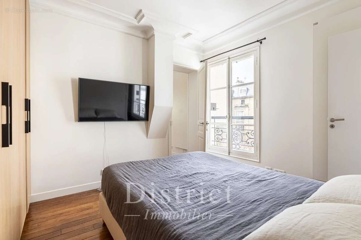 Appartement à PARIS-7E