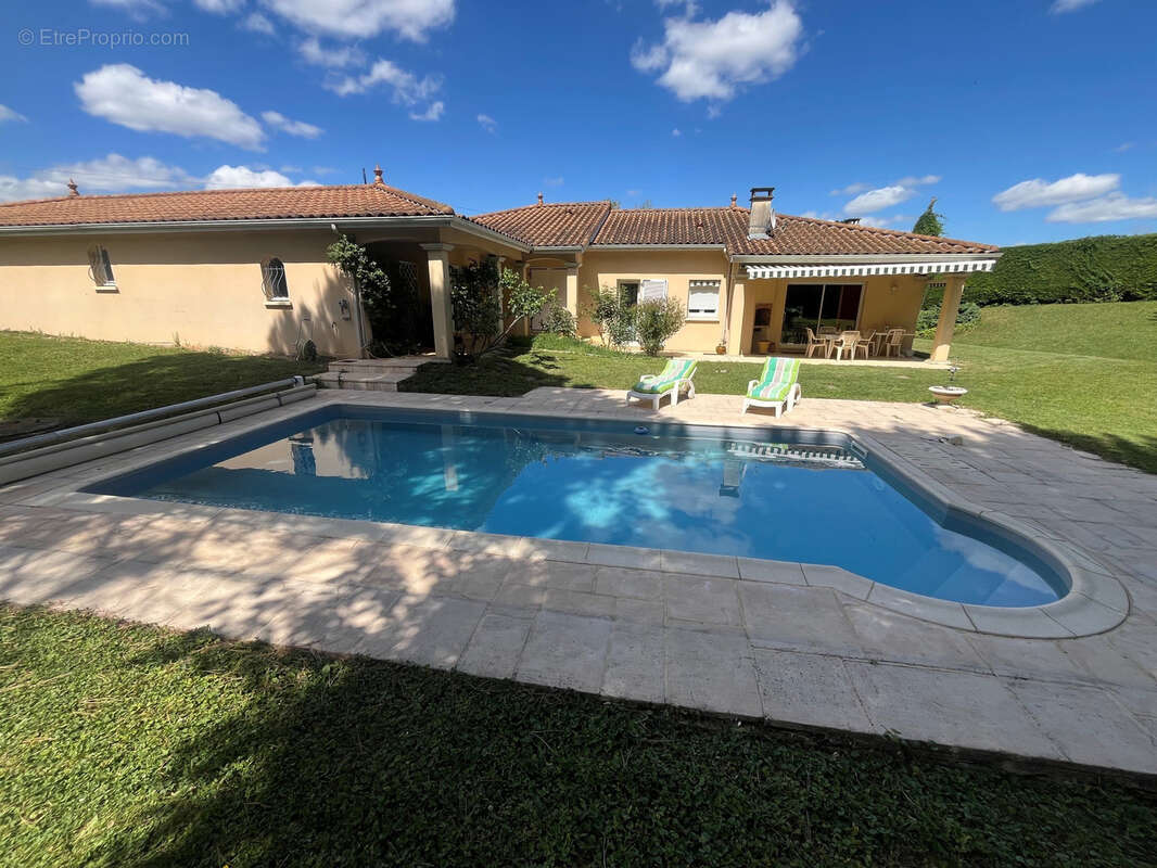 Maison à LACHASSAGNE